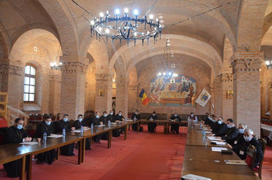 La Mănăstirea Rohia s-a desfășurat programul de formare pentru preoți ”Biserica în fața fenomenului dependențelor de tehnologie digitală, alcool și droguri” (GALERIE FOTO)