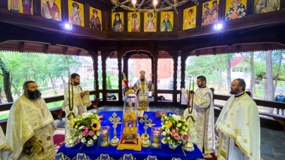 PS Timotei a săvârșit Sfânta Liturghie la Mănăstirea „Scărișoara Nouă” (FOTO)