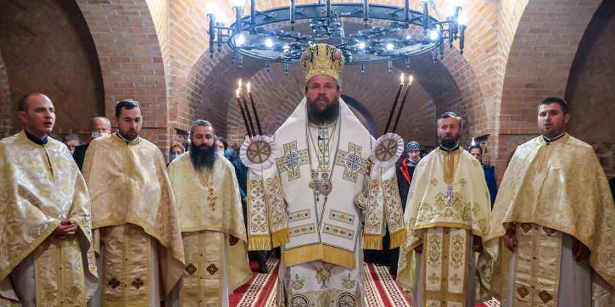 Cu ocazia sărbătorii închinate Sfântului Cuvios Dimitrie Basarabov, PS Timotei a săvârșit Sfânta Liturghie la Mănăstirea Scărișoara Nouă (GALERIE FOTO)