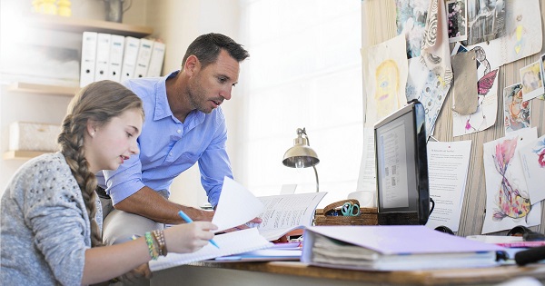 După 8 februarie: Ce categorii de elevi vor putea face în continuare școală online