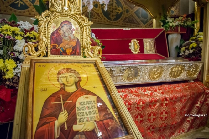 PS Iustin: „Sfânta Cuvioasă Parascheva a fost o candelă aprinsă a credinţei”; Mai multe lăcașuri de cult din cadrul Episcopiei o au ca ocrotitoare