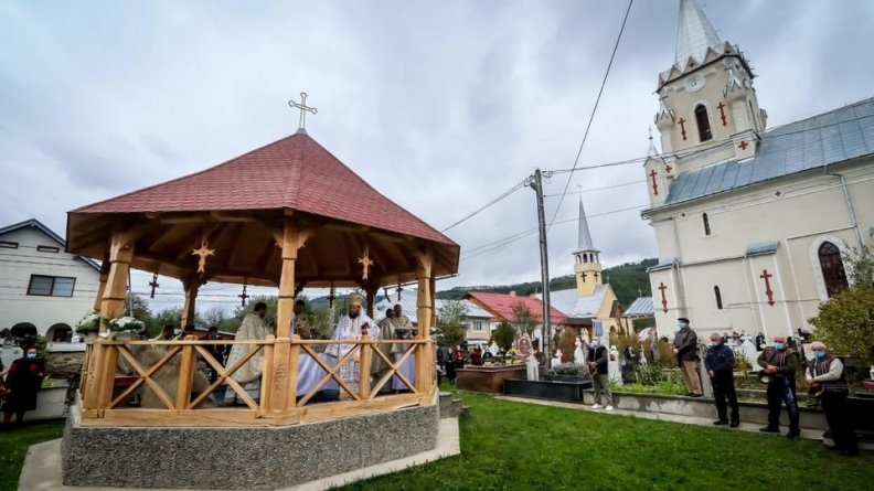 A fost târnosită biserica din Parohia Vișeu de Jos I (GALERIE FOTO)