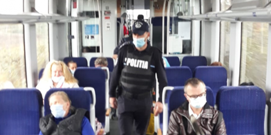 Campania „Selfie pe tren nu ia like-uri, ia vieți” continuă; Polițiștii au discutat cu cei din trenul care circula pe ruta Satulung – Baia Mare
