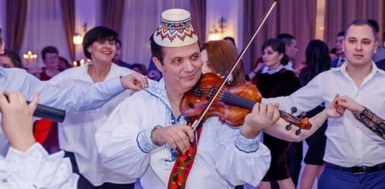 Maramureșul în doliu: Cunoscutul artist de muzică populară Vasile Barani a fost răpus de COVID-19. „Moara lui Niculai” este, de acum, mai săracă… (VIDEO)