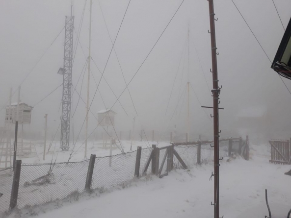Iarnă adevărată 31 ianuarie: Astăzi, în aria montană maramureșeană se înregistrează un strat semnificativ de zăpadă, 40 cm! Cât este în localități!