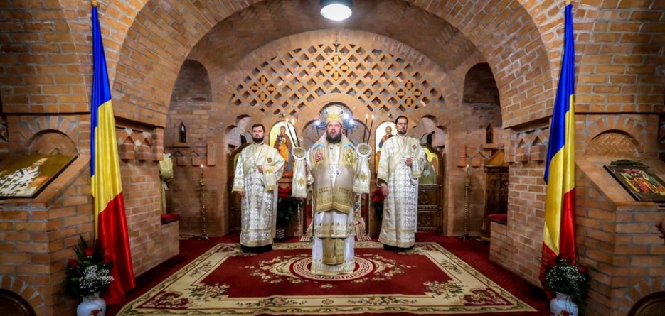 PS Timotei Sătmăreanul a săvârșit Sfânta Liturghie la Mănăstirea Scărișoara Nouă (GALERIE FOTO)