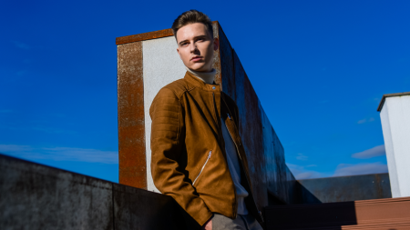 Maramureșeanul Giuliano Ieremiaș, câștigător al concursului Gaming Video Awards; Videoclipul său a apărut pe un panou din New York (FOTO&VIDEO)