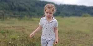 Apel umanitar: Antonia are aproape 6 ani, este din Baia Mare și trebuie să ajungă în Turcia pentru a se trata de o formă gravă de epilepsie (FOTO)