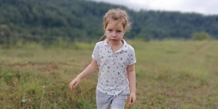 Apel umanitar: Antonia are aproape 6 ani, este din Baia Mare și trebuie să ajungă în Turcia pentru a se trata de o formă gravă de epilepsie (FOTO)