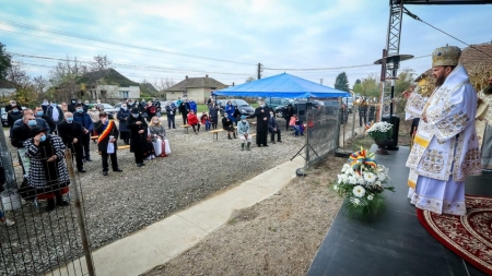 PS Timotei Sătmăreanul a târnosit biserica din Parohia Ortodoxă Hrip (GALERIE FOTO)