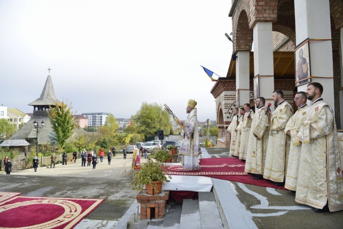 Sfânta Liturghie arhierească la Catedrala Episcopală „Sfânta Treime” din Baia Mare (GALERIE FOTO)