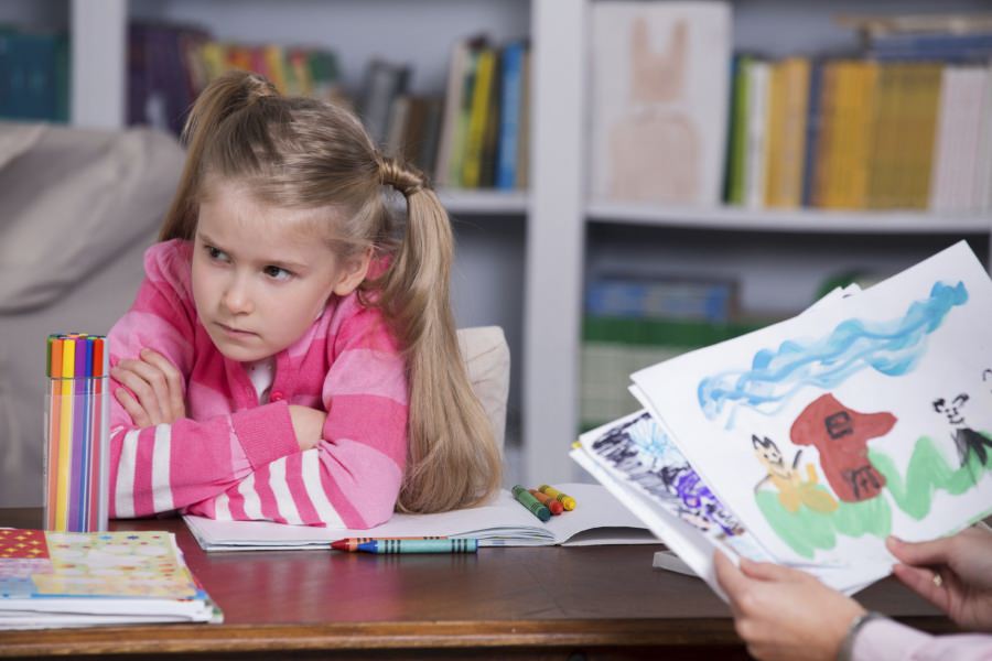 Webinarii pentru părinții din Maramureș; Aceștia vor fi ajutați să comunice mai eficient cu cei mici