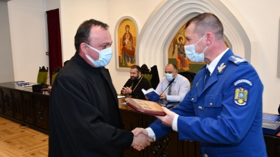 Preotul militar Daniel Achim din cadrul Jandarmeriei Maramureș a primit „Emblema de Onoare a Ministerului Afacerilor Interne”
