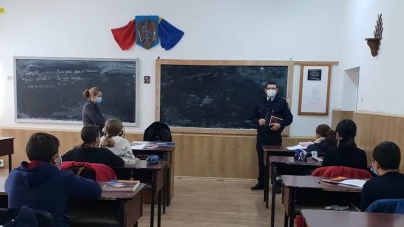 ISU Maramureș: Discuții despre coronavirus cu elevii din Borșa