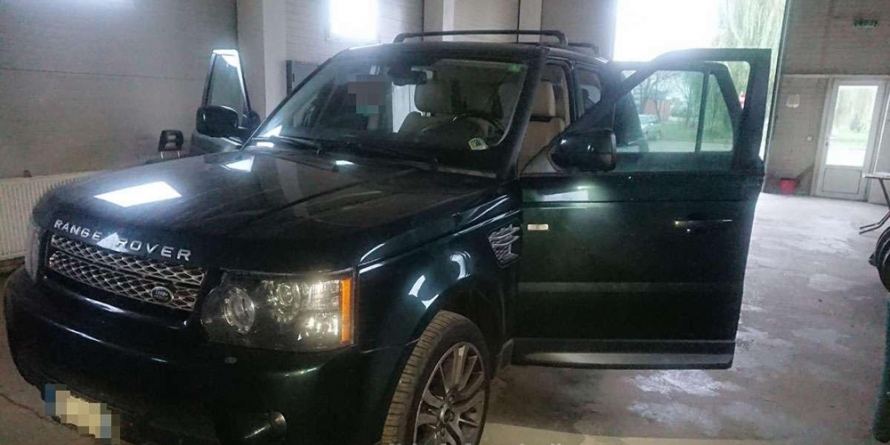 Autoturism furat din Italia, descoperit la vamă