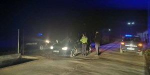 Reguli încălcate: Petreceri „sparte” de polițiștii maramureșeni în Petrova și Strâmtura. Oamenii legii au aplicat sancțiuni contravenționale