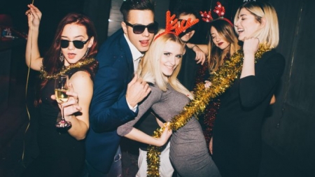 Util pentru toți maramureșenii: În țara noastră autoritățile naționale au modificat unele aspecte! Cum vor avea loc marile petreceri de Anul Nou! Anunț astăzi!