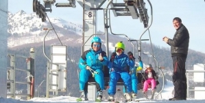 Oficial: Azi, se deschide sezonul de schi la Cavnic! Vezi intervalul de funcționare al pârtiei deschise pentru schiori