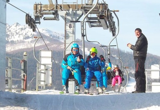 Oficial: Azi, se deschide sezonul de schi la Cavnic! Vezi intervalul de funcționare al pârtiei deschise pentru schiori