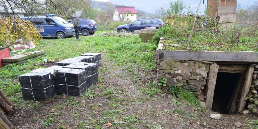 Percheziții în Valea Vișeului și Sighetu Marmației: Mii de pachete cu țigări de contrabandă au fost confiscate