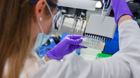 Comisia Europeană anunță semnarea unui contract cu Pfizer-BioNTech, după anunțul despre vaccinul anti-COVID