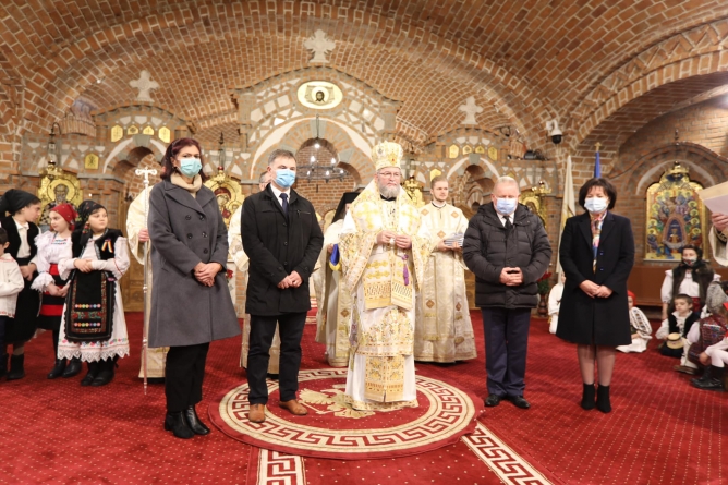 Cei din linia întâi: Instituții din domeniul sanitar din Baia Mare, răsplătite de Episcopia Ortodoxă a Maramureșului și Sătmarului cu un ordin și o medalie omagiale