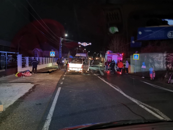 Actualizare 2: Plan roșu activat: Impact violent în Maramureș: 9 persoane transportate la spital în urma coliziunii dintre două autovehicule (FOTO)