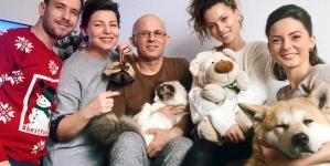 Exclusiv: Băimăreanca AMI își petrece Crăciunul în familie. “E deja o tradiție să fim cu toții acasă de sărbători și să ne bucurăm de timp împreună” (FOTO)
