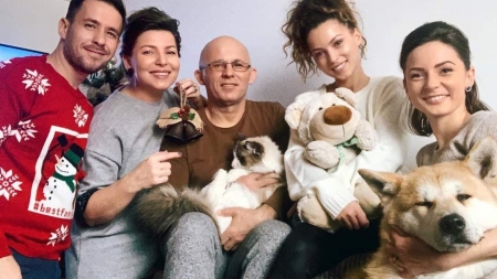 Exclusiv: Băimăreanca AMI își petrece Crăciunul în familie. “E deja o tradiție să fim cu toții acasă de sărbători și să ne bucurăm de timp împreună” (FOTO)