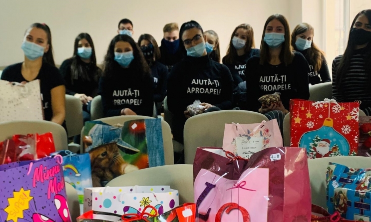 „Ajută-ți aproapele!”: O zi cât un an la Sighetu Marmației! Peste 200 persoane, sprijinite înainte de Crăciun, în cadrul campaniei umanitare (FOTO)