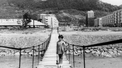 Retro Special: Povestea băimărencei Codruța, fata de pe punte, găsită după peste 50 de ani! Relatarea celei care a văzut cartierul crescând (FOTO)
