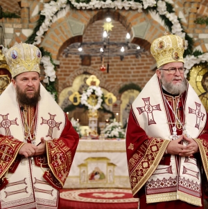 Unde liturghisesc și predică ierarhii de Rusalii