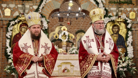 Unde liturghisesc și predică ierarhii de Rusalii