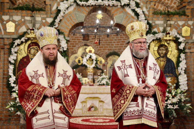 Unde liturghisesc și predică ierarhii de Rusalii