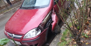 Actualizare: A făcut prăpăd: Mașini avariate pe strada Transilvaniei din Baia Mare. Șoferul vinovat ar fi plecat de la fața locului (FOTO)