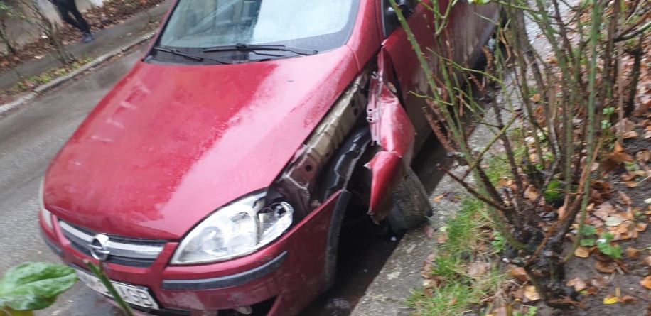 Actualizare: A făcut prăpăd: Mașini avariate pe strada Transilvaniei din Baia Mare. Șoferul vinovat ar fi plecat de la fața locului (FOTO)