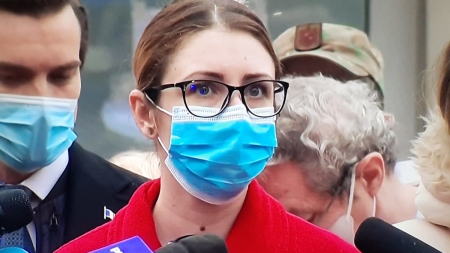 Mihaela Anghel, primul român vaccinat anti-COVID-19: „Am fost privilegiată că am fost aleasă să fiu prima vaccinată din această țară”
