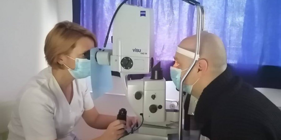 O intervenție laser a fost realizată în premieră în Compartimentul Oftalmologie al Spitalului Județean Baia Mare