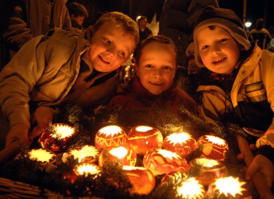 Un tur pe mapamond: Ce obicei au preluat elvețienii de la… mexicani. Vezi tradiții de Crăciun din lumea largă