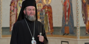 Programul liturgic al Preasfințitului Părinte Iustin pentru Crăciun