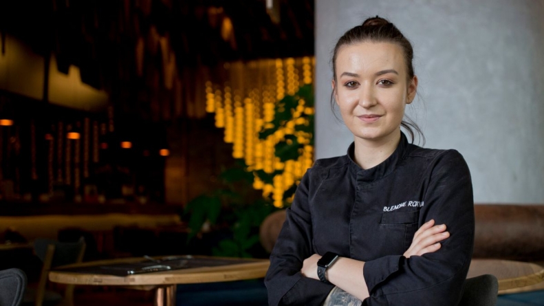 Roxana Blenche, finalista Chefi la cuțite, și-a început cariera de bucătar în Baia Mare. Vezi mărturisirile lui Blenchef (VIDEO)