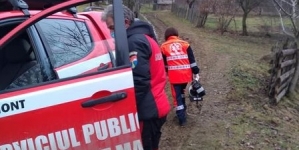Actualizare: 112: O femeie din Vișeu de Sus, căreia i s-a făcut rău, a fost salvată de Ambulanță și Salvamont (FOTO)