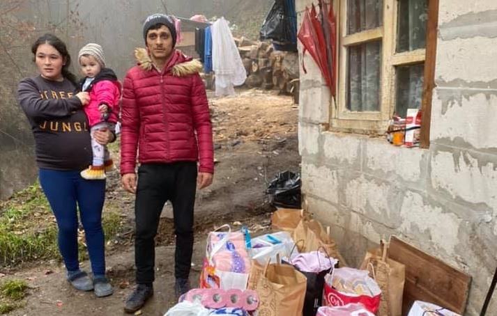 Exclusiv: Povestea maramureșeanului Samuel: Locuiește cu familia într-o casă care se surpă. “Cine vrea să ne ajute să o facă cu ce le pune Dumnezeu pe suflet” (FOTO)