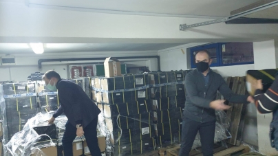 În weekend, 5.164 de tablete au ajuns în Maramureș; elevii vor intra în posesia acestora