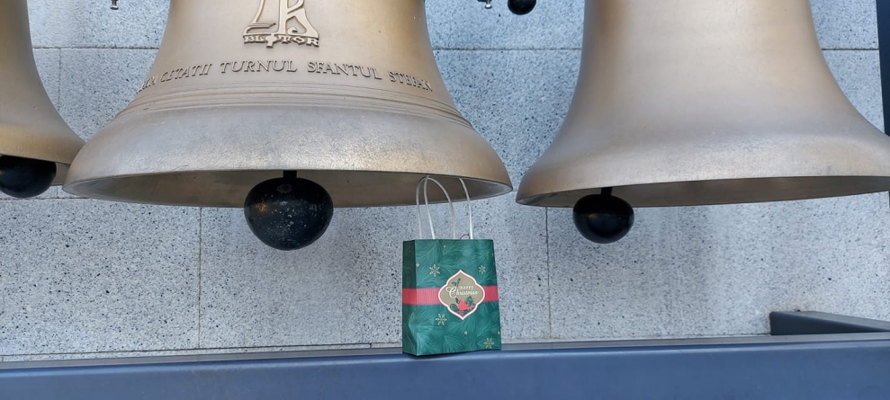 Frumusețea de a dărui: În Baia Mare se va desfășura cea de-a doua ediție a Vânătorii de cadouri. „Campania este un antrenament de generozitate” (FOTO)