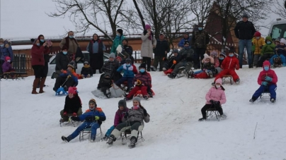 „Bucuria copiilor”: Concurs de săniuș în Ciolt; Vezi clasamentul câștigătorilor