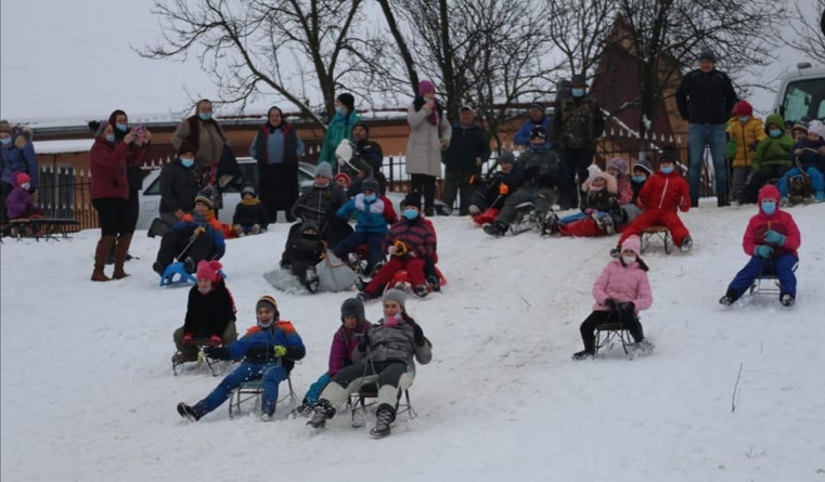 „Bucuria copiilor”: Concurs de săniuș în Ciolt; Vezi clasamentul câștigătorilor