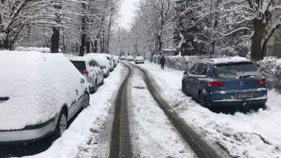 Probleme în Baia Mare: Străzile secundare din cartierele municipiului, uitate, din nou, de autorități. „Ne-a luat, iarăși, iarna prin surprindere?” (FOTO)