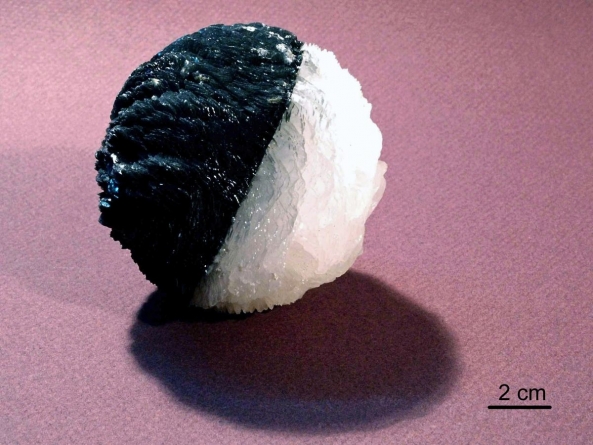 Amintirea unui furt istoric: Șapte ani de la dispariția calcitului de Herja, una dintre cele mai valoroase piese ale Muzeului de Mineralogie Baia Mare