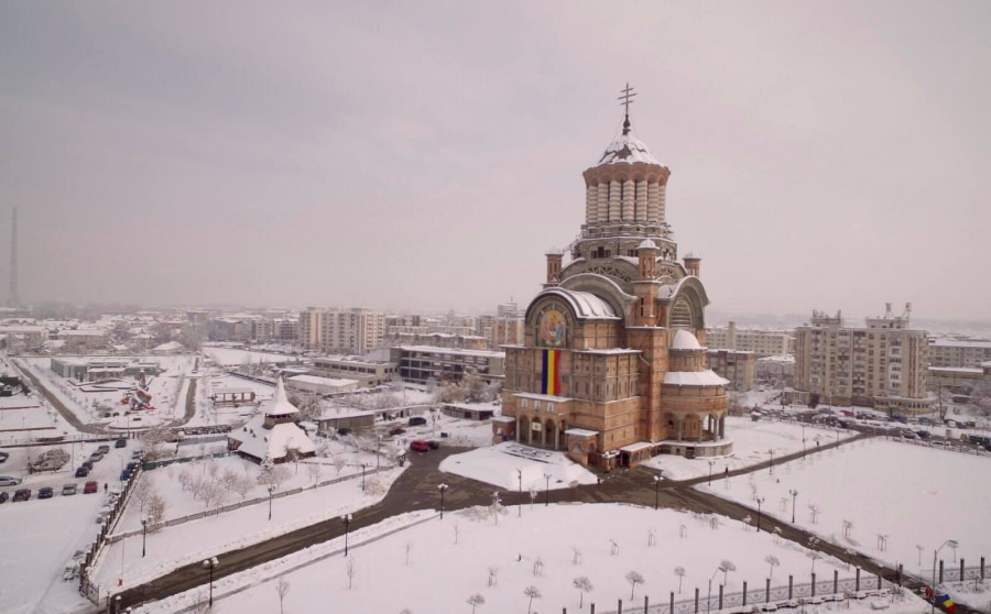 77.355 de persoane au beneficiat, în 2022, de ajutorul Episcopiei Maramureșului și Sătmarului